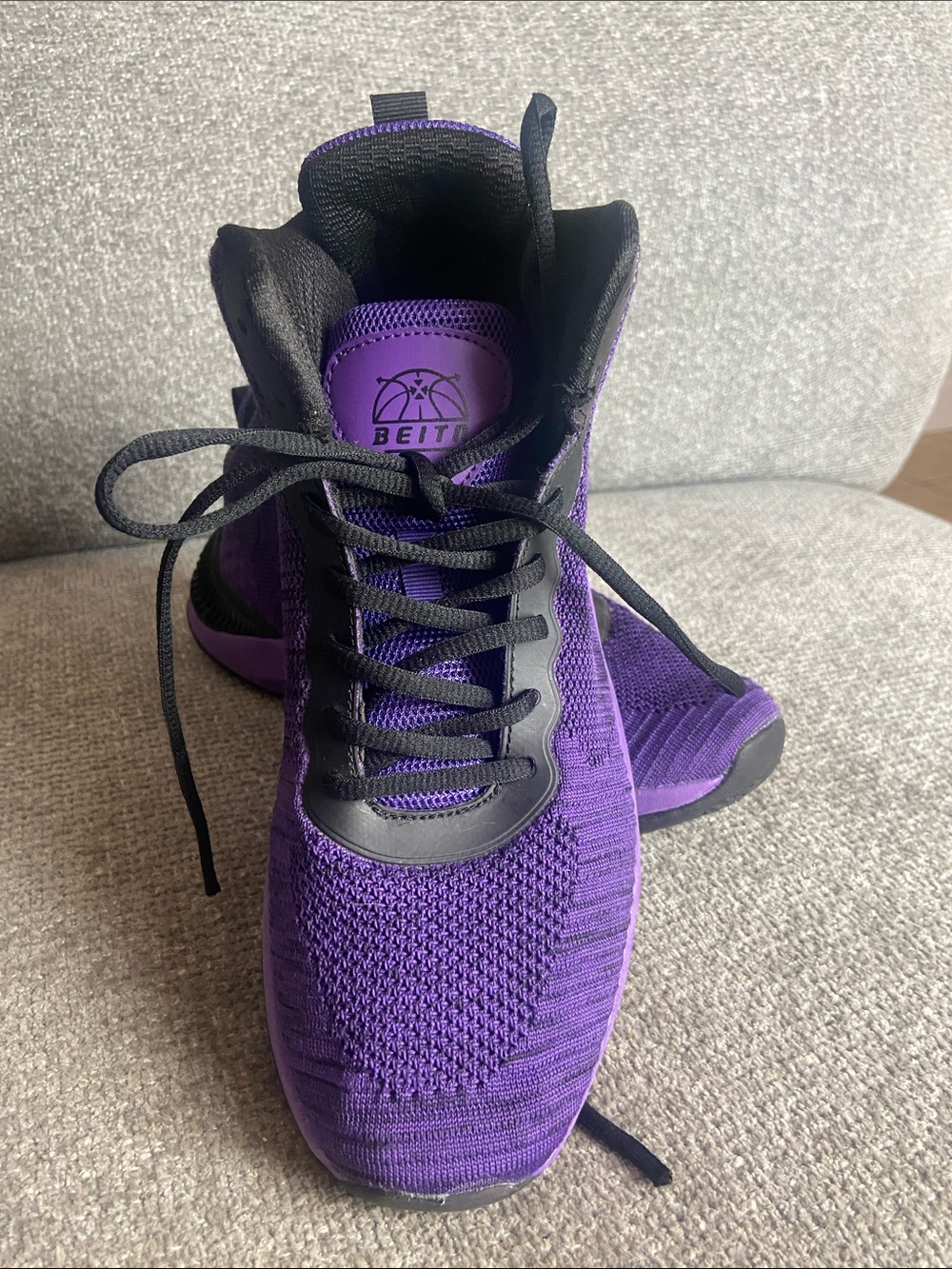 Men’s size 8.5 Purple Knit Athletic Sneakers with Black Accents